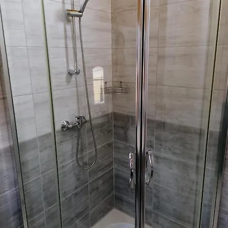 Viola Apartmanhaz 公寓 *