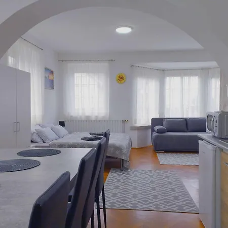 Viola Apartmanhaz Bogacs