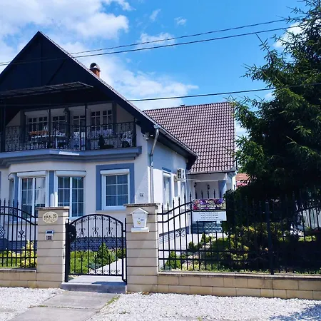 Viola Apartmanhaz 公寓 *