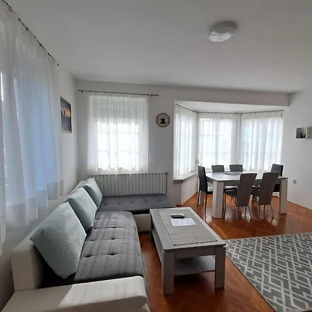 公寓 Viola Apartmanhaz